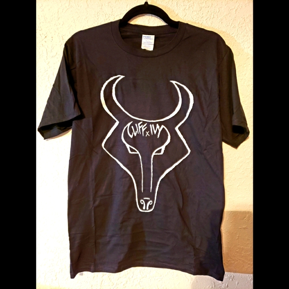 Cliff and Ivy, Alaska's goth duo official merch Wolf Logo T shirt